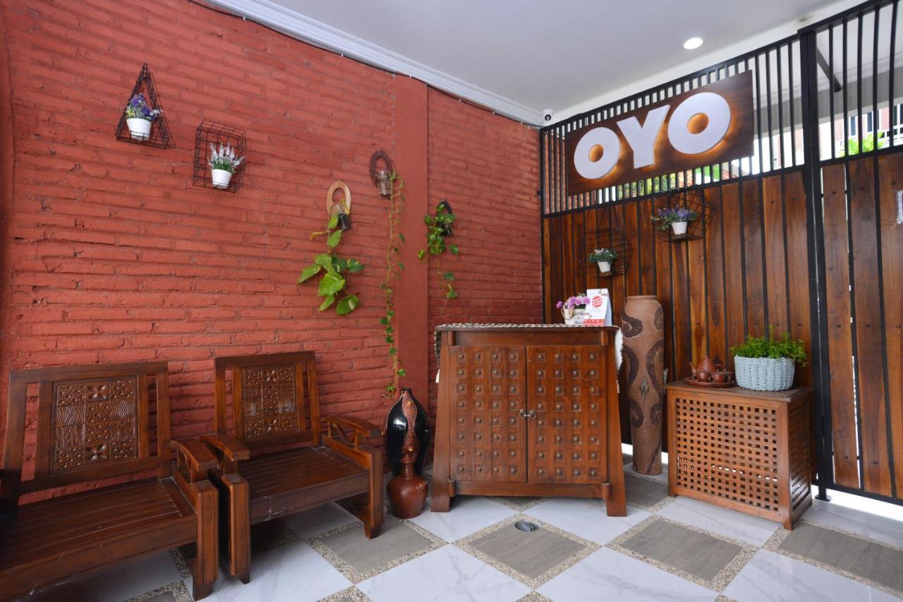 Hotel Oyo 583 Puri Gejayan Asri Syariah Kejayan Exterior foto