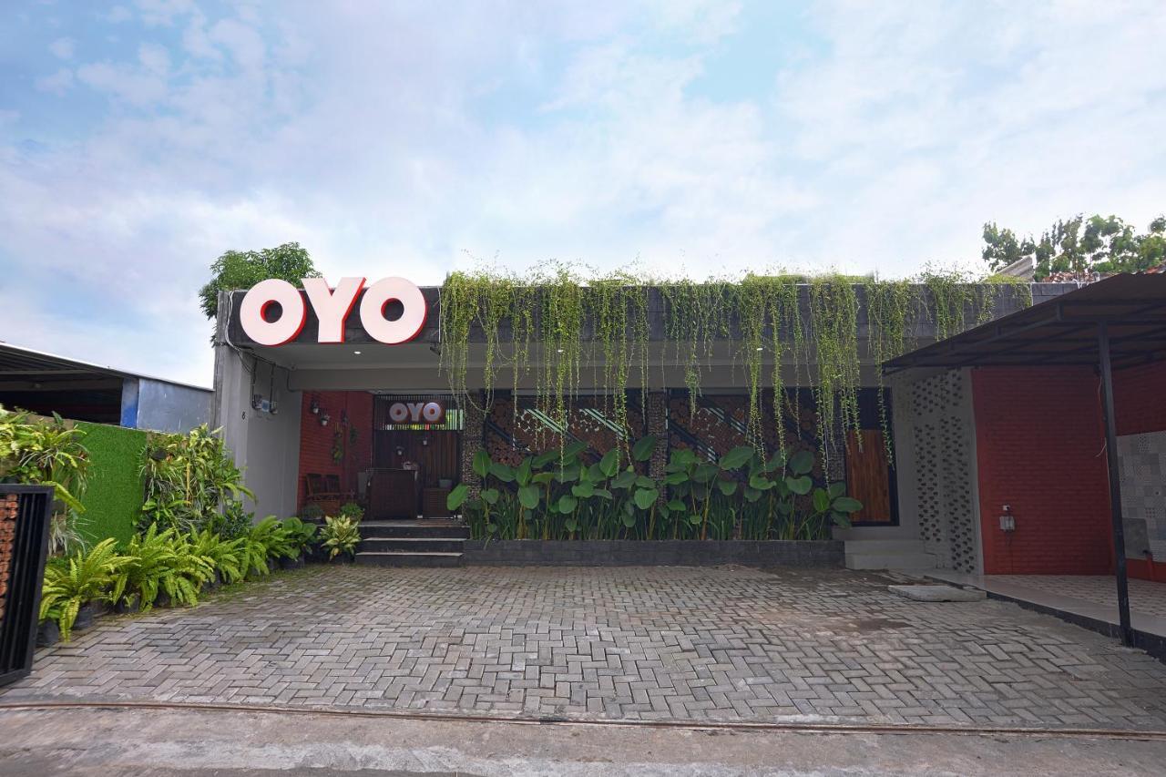 Hotel Oyo 583 Puri Gejayan Asri Syariah Kejayan Exterior foto